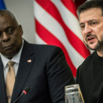 US Secretary of Defense Llyod Austin with Ukrainian President Volodymyr Zelenskiy